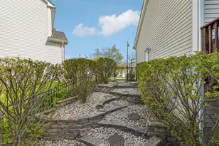 5 Orchid Ct, Streamwood, IL 60107 - Photo 39