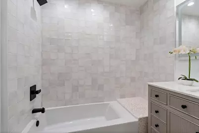 39 E Schiller Street #1E, Chicago, IL 60610 - Photo 21