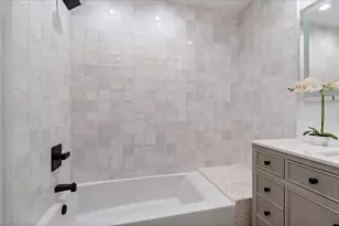 39 E Schiller St, Chicago, IL 60610 - Photo 21