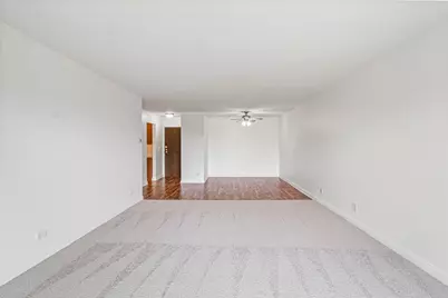 945 E Kenilworth Avenue #419, Palatine, IL 60074 - Photo 5