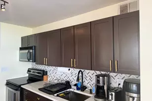 655 W Irving Park Rd, Chicago, IL 60613 - Photo 3