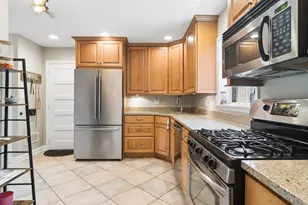418 N Dryden Pl, Arlington Heights, IL 60004 - Photo 7