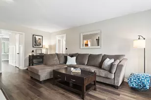 418 N Dryden Pl, Arlington Heights, IL 60004 - Photo 5