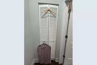 709 W Barry Avenue #S2, Chicago, IL 60657 - Photo 9