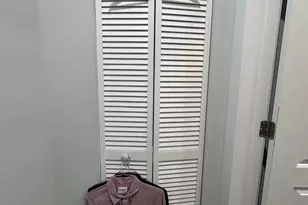 709 W Barry Ave, Chicago, IL 60657 - Photo 9