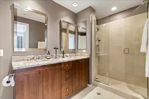 240 E Illinois St, Chicago, IL 60611 - Photo 13