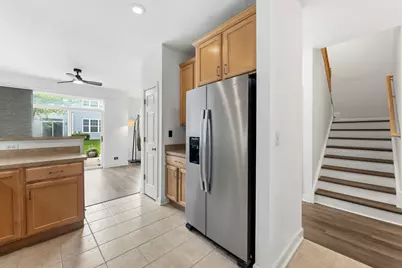 2890 Glacier Way #B, Wauconda, IL 60084 - Photo 11