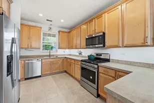2890 Glacier Way, Wauconda, IL 60084 - Photo 9