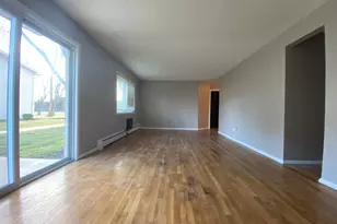 8994 Kennedy Dr, Des Plaines, IL 60016 - Photo 15