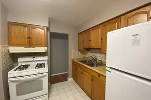 8994 Kennedy Dr, Des Plaines, IL 60016 - Photo 9