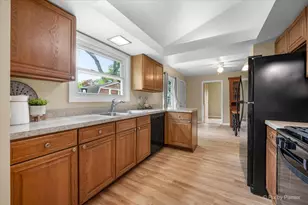 401 Hill Ave, North Aurora, IL 60542 - Photo 13