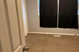 8626 Trumbull Ave, Skokie, IL 60076 - Photo 5