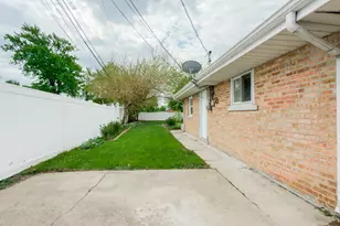 7945 Mobile Ave, Burbank, IL 60459 - Photo 7