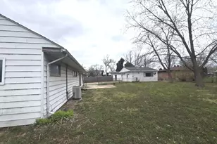 17W452 Butterfield Rd, Villa Park, IL 60181 - Photo 9