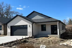 10734 S Worth Ave, Worth, IL 60482 - Photo 1