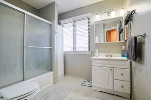 4453 Bell Ln, Hanover Park, IL 60133 - Photo 19