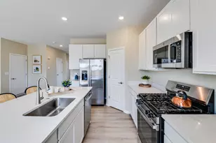 566 Ayre Dr, Elgin, IL 60124 - Photo 19