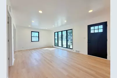 219 E Berkshire Avenue, Lombard, IL 60148 - Photo 5