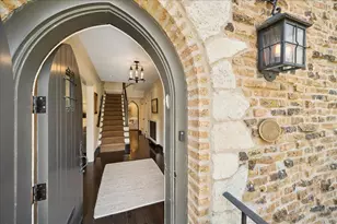 2448 Lincolnwood Dr, Evanston, IL 60201 - Photo 5
