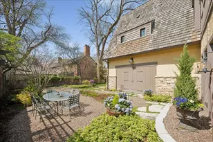 2448 Lincolnwood Dr, Evanston, IL 60201 - Photo 45