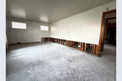 10100 S Saint Lawrence Avenue, Chicago, IL 60628 - Photo 3