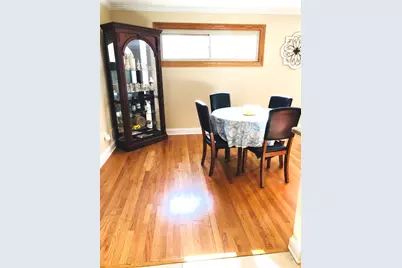 9529 Kenneth Avenue, Skokie, IL 60076 - Photo 3