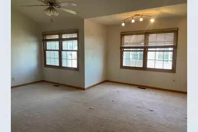 674 S Peace Road, Sycamore, IL 60178 - Photo 11