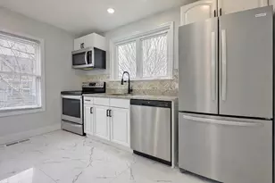 9820 S California Ave, Evergreen Park, IL 60805 - Photo 11