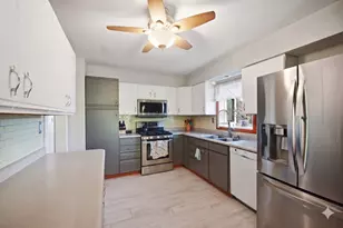 1928 N High Grove Ln, Palatine, IL 60074 - Photo 9