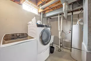 1355 Beckett Ln, Schaumburg, IL 60173 - Photo 35