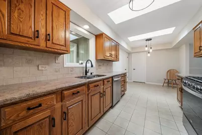 1562 White Trail, Elk Grove Village, IL 60007 - Photo 7