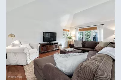11025 Edgebrook Lane, Indian Head Park, IL 60525 - Photo 7