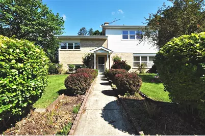 910 Hollywood Avenue, Des Plaines, IL 60016 - Photo 1