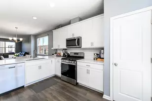 1210 Lakepointe Dr, Schaumburg, IL 60173 - Photo 7