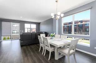 1210 Lakepointe Dr, Schaumburg, IL 60173 - Photo 3