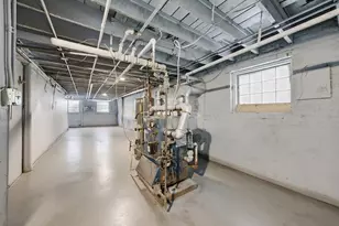 8026 S Dobson Ave, Chicago, IL 60619 - Photo 25