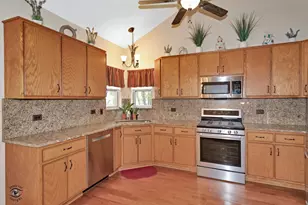 226 Hancock Dr, New Lenox, IL 60451 - Photo 9