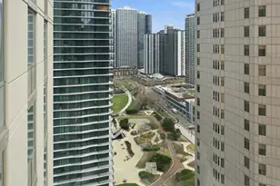 222 N Columbus Dr, Chicago, IL 60601 - Photo 17