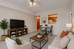 625 W Huntington Commons Rd, Mount Prospect, IL 60056 - Photo 9