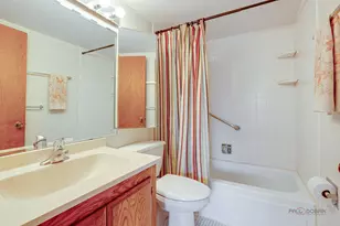 625 W Huntington Commons Rd, Mount Prospect, IL 60056 - Photo 15