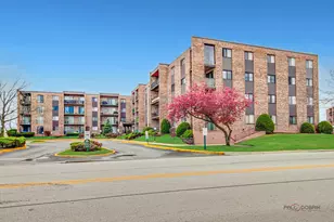 625 W Huntington Commons Rd, Mount Prospect, IL 60056 - Photo 21