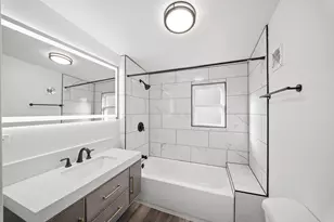 9328 S Paxton Ave, Chicago, IL 60617 - Photo 11