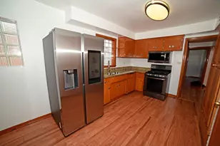 6211 N Nagle Ave, Chicago, IL 60646 - Photo 7