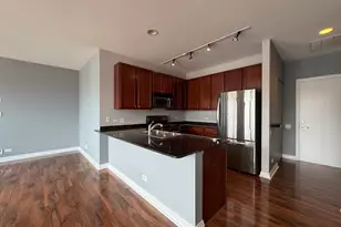 859 W Erie St, Chicago, IL 60642 - Photo 5