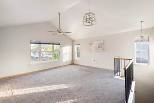 2552 Dickens Dr, Aurora, IL 60503 - Photo 3