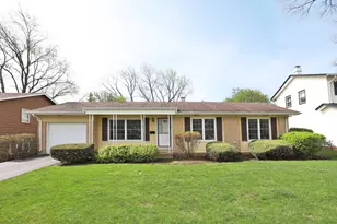 65 Lonsdale Rd, Elk Grove Village, IL 60007 - Photo 1