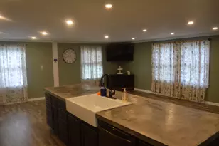 460 E Hill St, Tiskilwa, IL 61368 - Photo 9