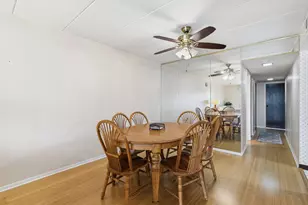 10221 S Komensky Ave, Oak Lawn, IL 60453 - Photo 7
