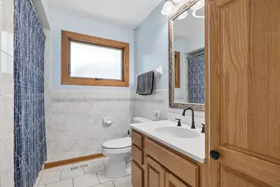1015 E Lowden Avenue, Wheaton, IL 60189 - Photo 9
