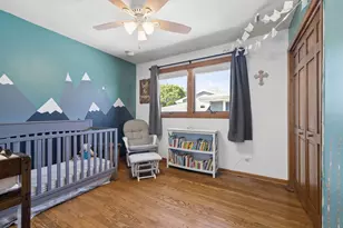 1015 E Lowden Ave, Wheaton, IL 60189 - Photo 13